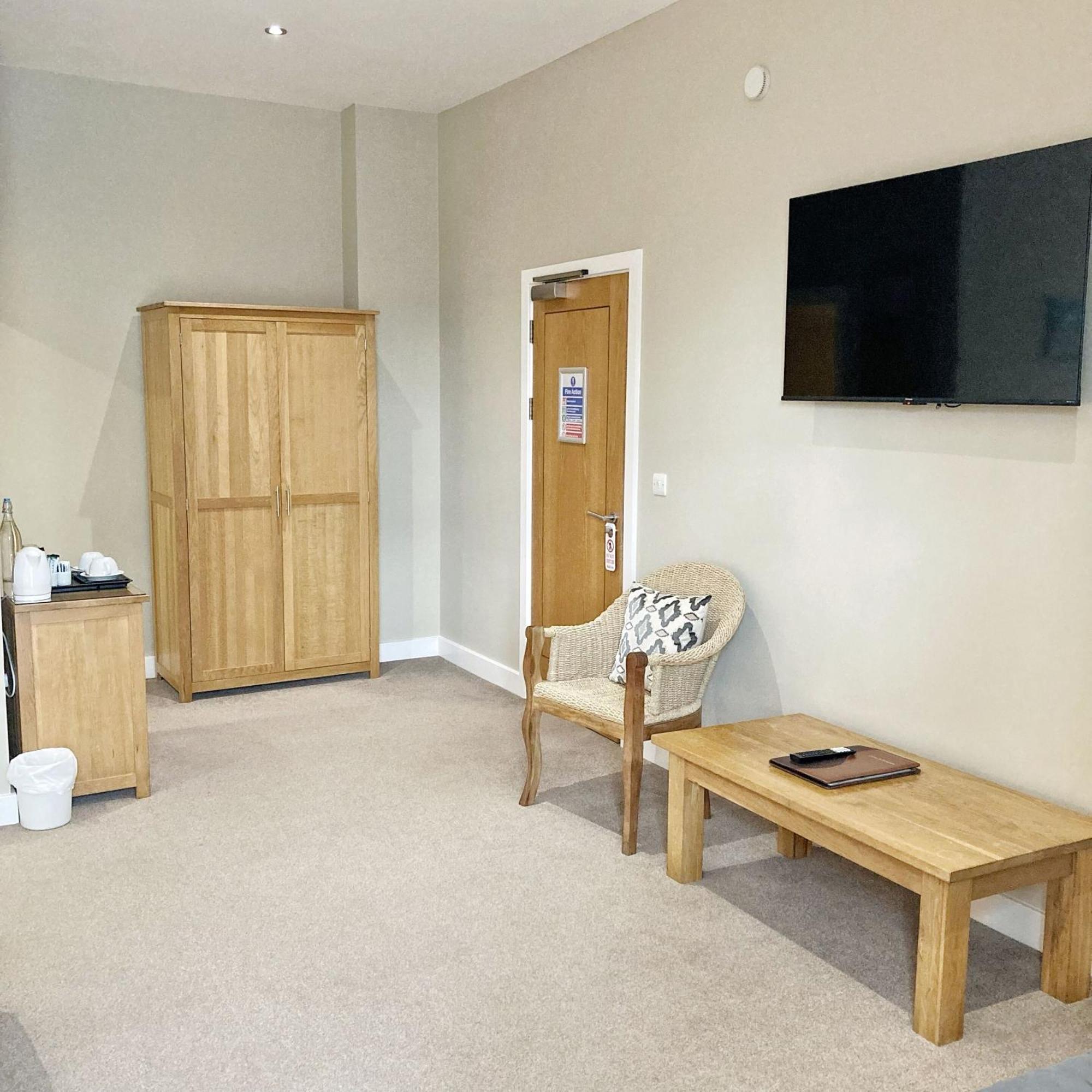 The Britannia Inn & Waves Restaurant St Austell Bilik gambar