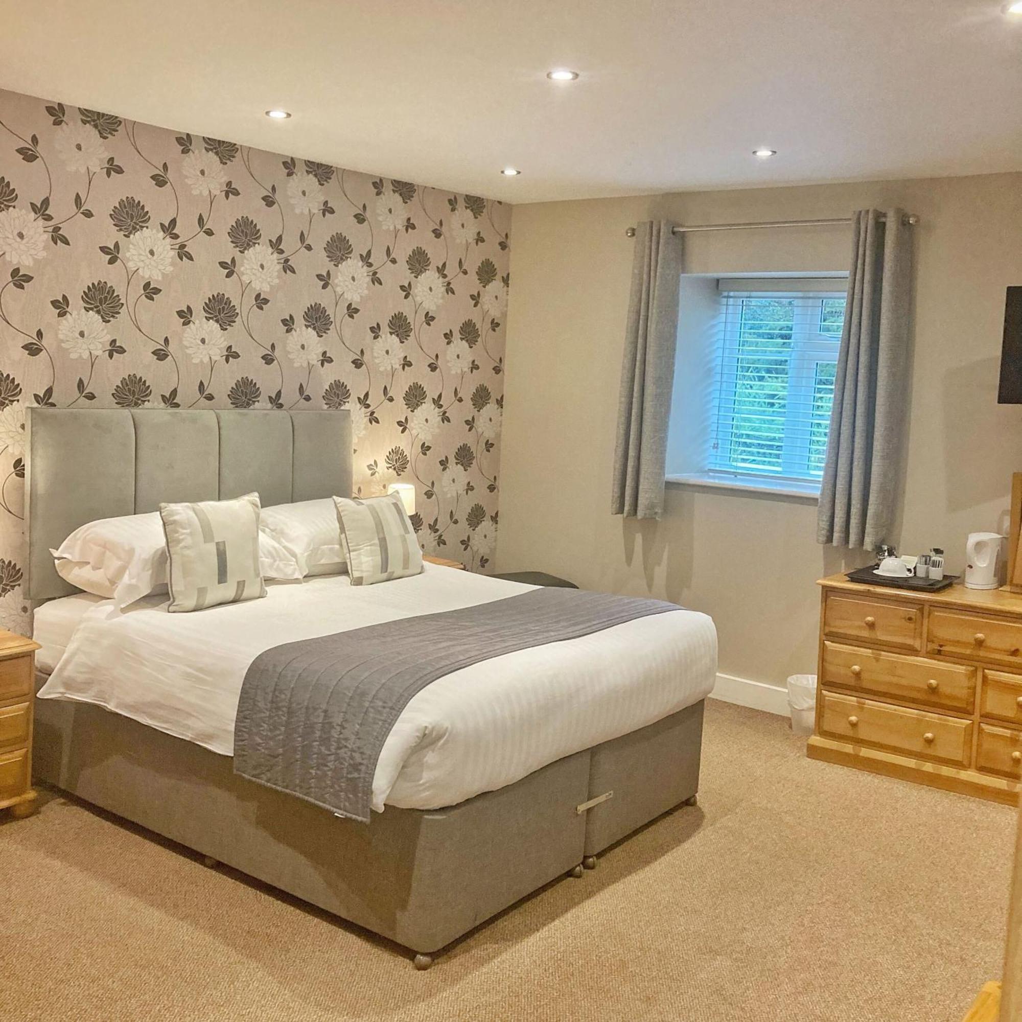 The Britannia Inn & Waves Restaurant St Austell Bilik gambar